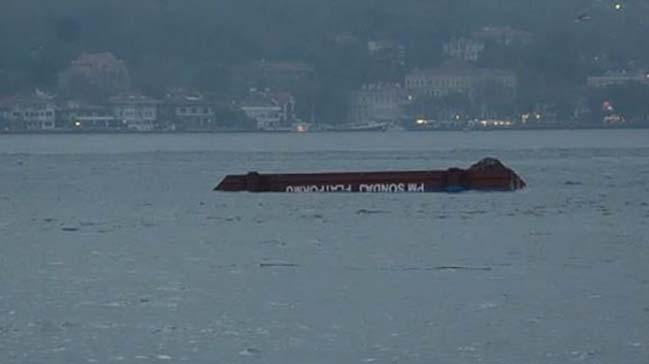 Beykoz aklarnda rmorkr yannda yedekli duba