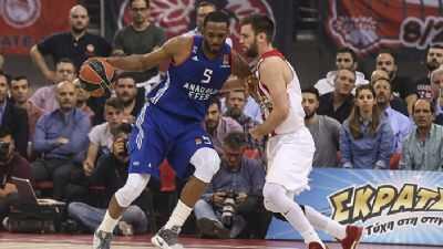 Anadolu Efes, deplasmanda Olympiakos'a 87-78 malup oldu