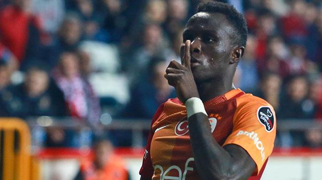 Bruma senelik 2.3 milyon euro maala Galatasaray'da kalyor