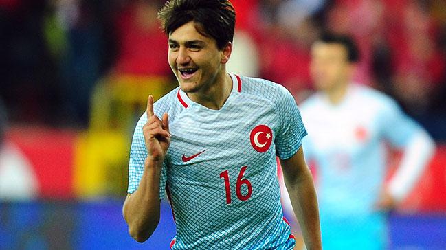 Atletico Madrid Cengiz nder transferi iin harekete geti