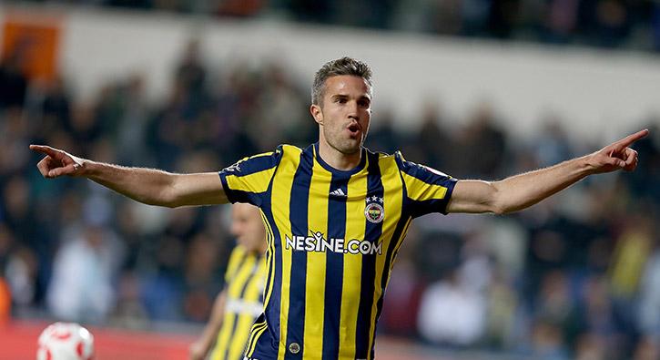 Fenerbahe'nin yldz futbolcusu Robin van Persie derbi ncesi ocuklarla moral buldu