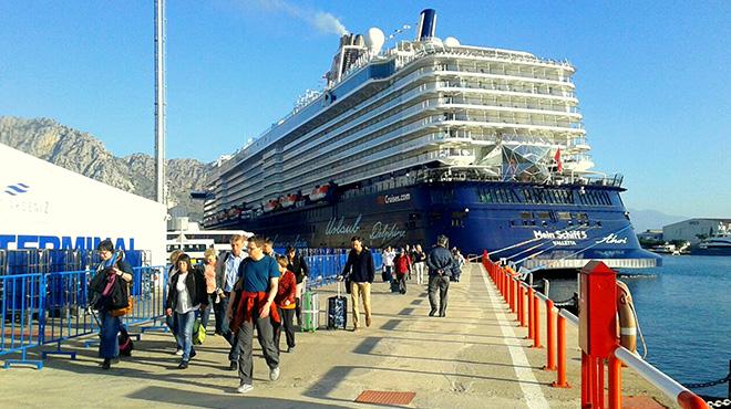 Antalya'da kruvaziyer turist trafii