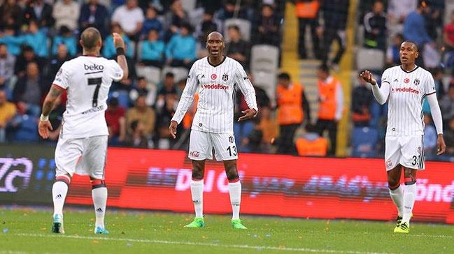 Beiktallar Quaresma ve Talisca'dan pas alamamaktan ikayeti