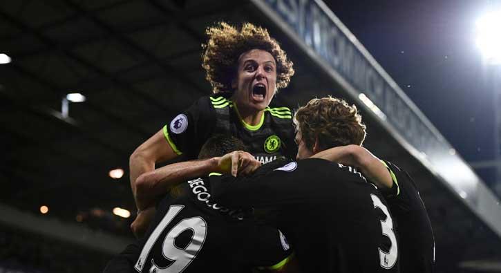 Chelsea, ngiltere Premier Lig'de ampiyonluunu ilan etti