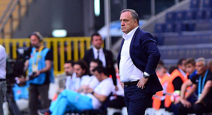 Dick Advocaat: Futbolcular bu kulp iin oynamaktan gurur duymallar