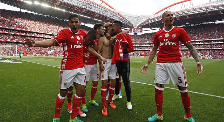 Portekiz+Premier+Ligi%E2%80%99nde+Benfica,+Guimaraes%E2%80%99i+5-0+yendi+ve+%C5%9Fampiyon+oldu