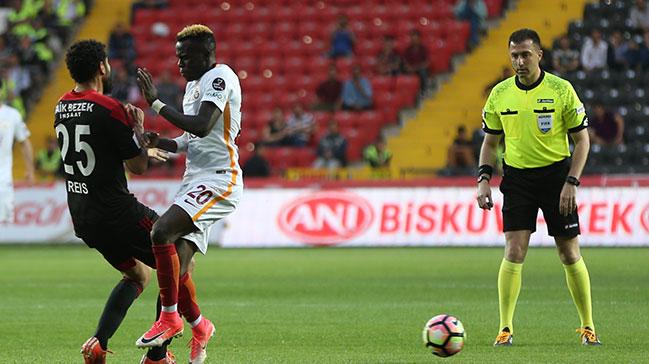 Galatasarayl futbolcular Gaziantepspor manda penalt bekledi