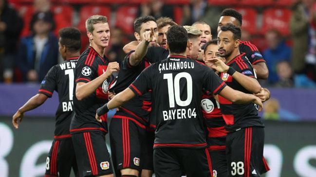 Bayer Leverkusen; Hakan alhanolu, Bellarabi, Kampl ve Chicharito'yu sata kard