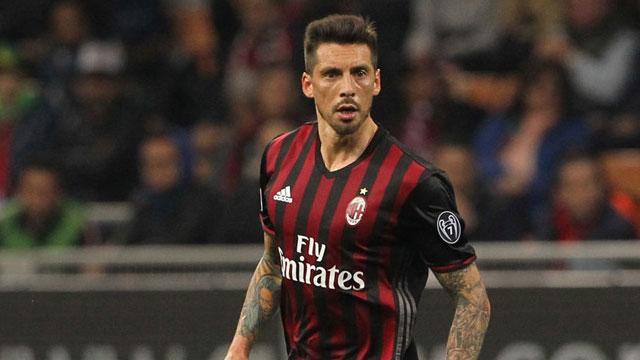 Milan Jose Sosa'y gzden kard, Fenerbahe tekrar devreye girdi!