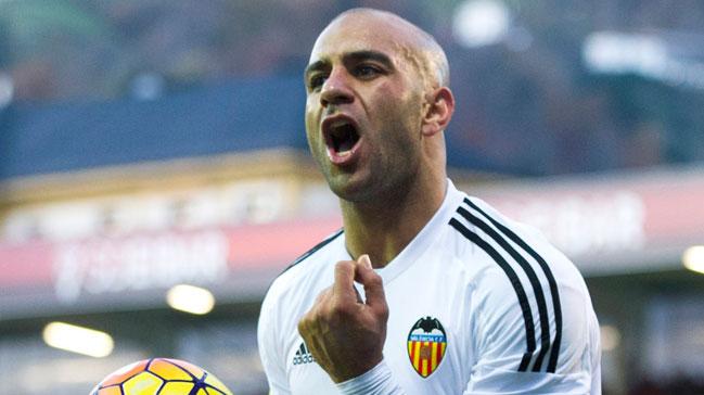 Galatasaray Aymen Abdennour transferinde Valencia ile anlamaya vard!