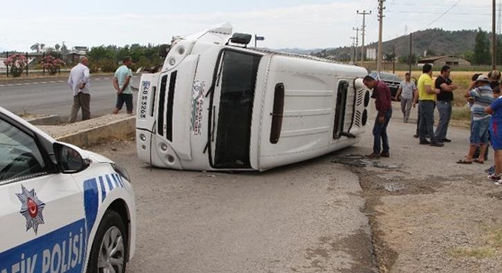 Mula'da renci servisi devrildi: 5 yaral