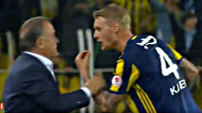 Simon Kjaer ile Dick Advocaat birbirine girdi!