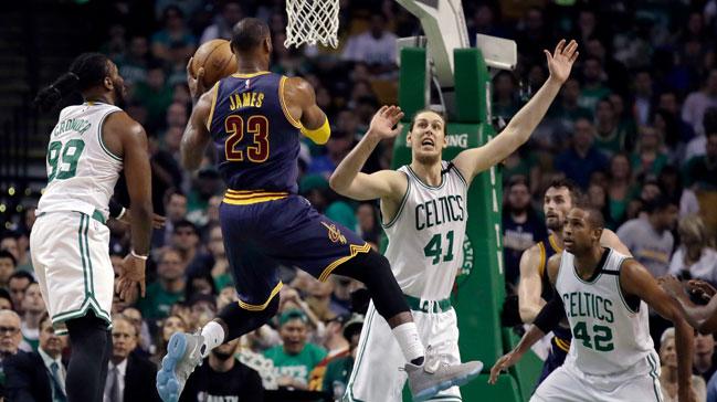 Dou Konferans finalinde Cleveland Cavaliers Boston Celtics'i deplasmanda devirdi