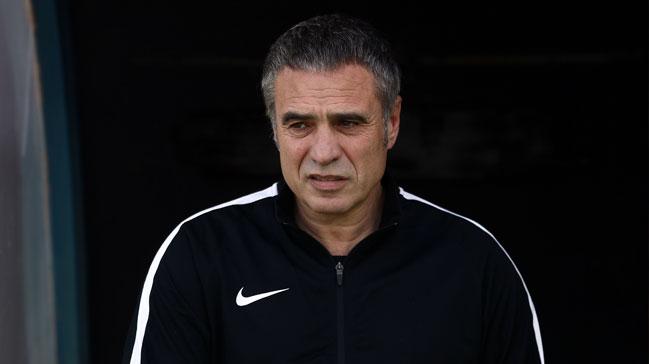 Ersun Yanal, farkl takmlarda kiralk oynayan futbolcularndan memnun deil