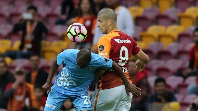 Galatasaray'da Eren Derdiyok sakatland