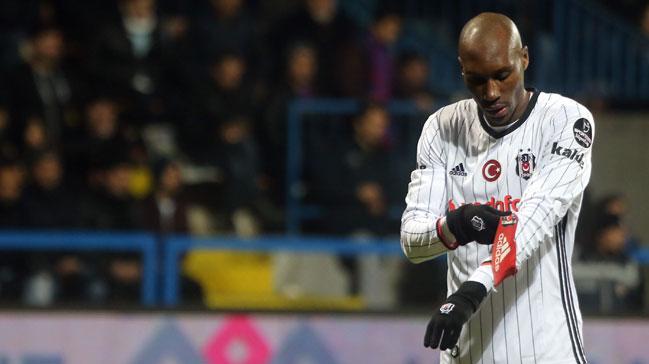 Atiba Hutchinson Kasmpaa mann kadrosuna dahil edilmedi