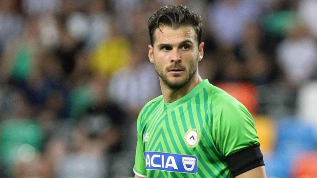 talyan basn, Fenerbahe'nin Yunan kaleci Orestis Karnezis ile ilgilendiini yazd