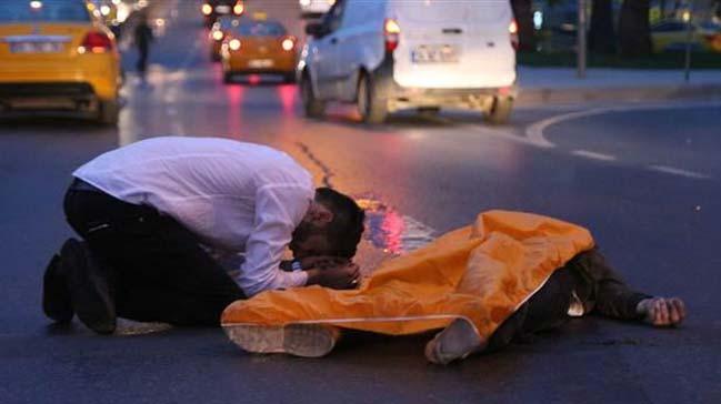 stanbul'da trafik kazalar: 2 l, 4 yaral