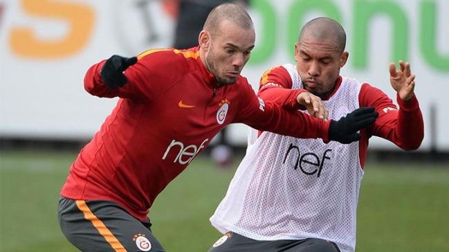 Galatasaray De Jong'tan kendisine takm bulmasn istedi
