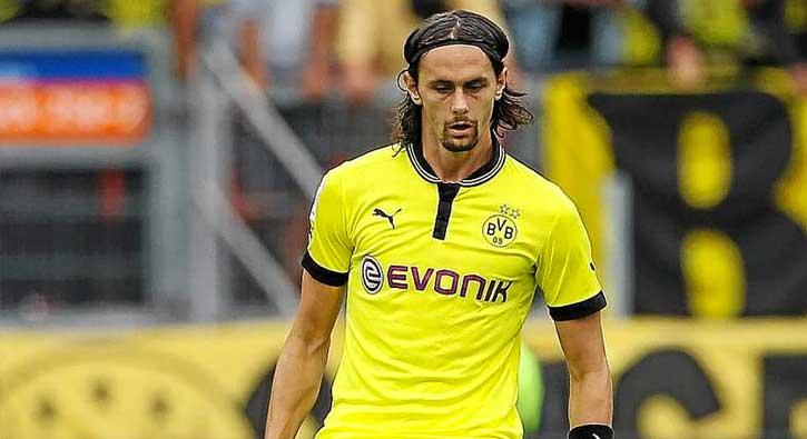 Neven Subotic'e Bundesliga ekiplerinden Hamburg talip oldu