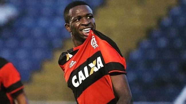 Real Madrid Vinicius Junior'u resmen aklad