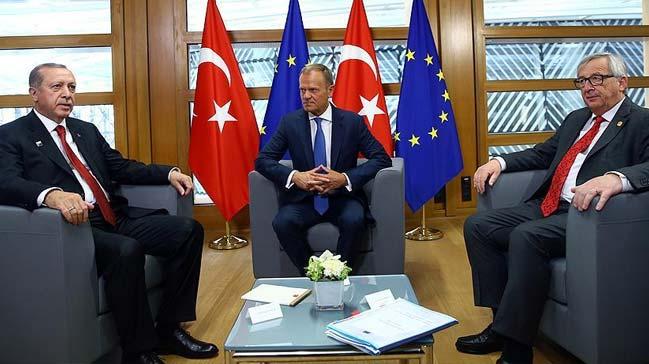 Cumhurbakan Erdoan AB Konseyi Bakan Tusk ve AB Komisyon Bakan Juncker ile grt