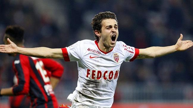 Manchester City Bernardo Silva'y kadrosuna katyor