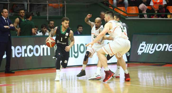  Banvit'i 74-70 malup eden Darafaka Dou yar finale ykseldi