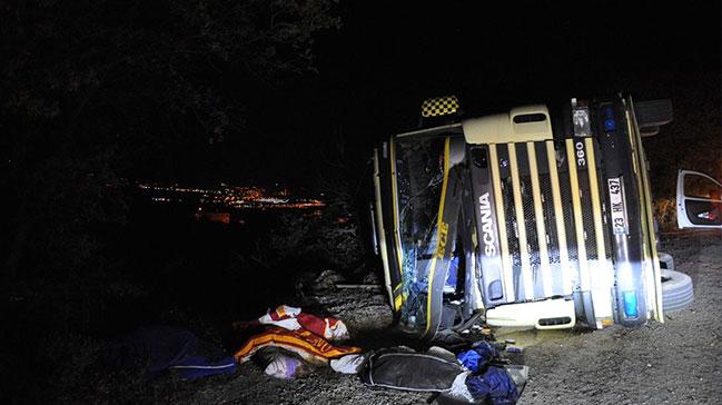 Tunceli'de trafik kazas: 5 kii yaraland, 50 hayvan telef oldu