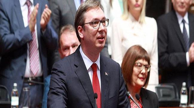 Srbistan'n yeni cumhurbakan Vucic grevi devrald