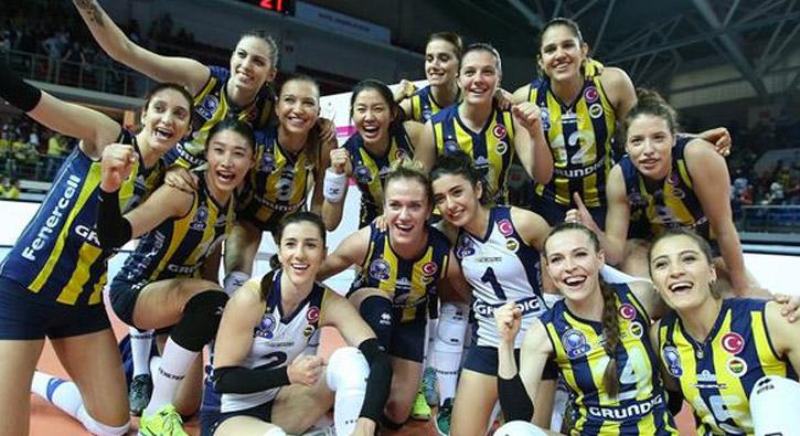 Fenerbahe 5 kadn voleybolcuyla yollarn ayrd