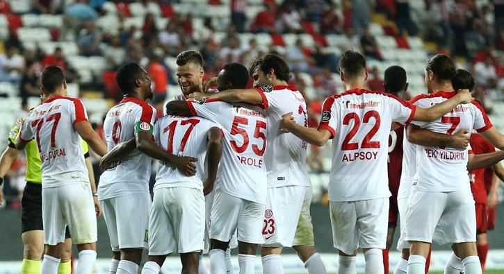 Antalyaspor sahasnda Gaziantepspor'u 4-1 yendi