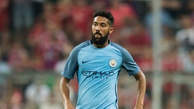 Gael Clichy Galatasaray'dan sre istedi