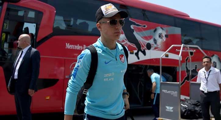 Emre Mor, solunum yolu enfeksiyonu sebebiyle yarnki Makedonya manda forma giyemeyecek