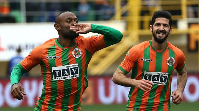 Gol kral Vagner Love'dan teekkr mesaj