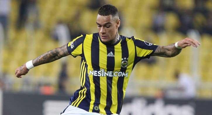 mit Akbulut nl futbolcu Gregory Van Der Wiel hakknda su duyurusunda bulundu