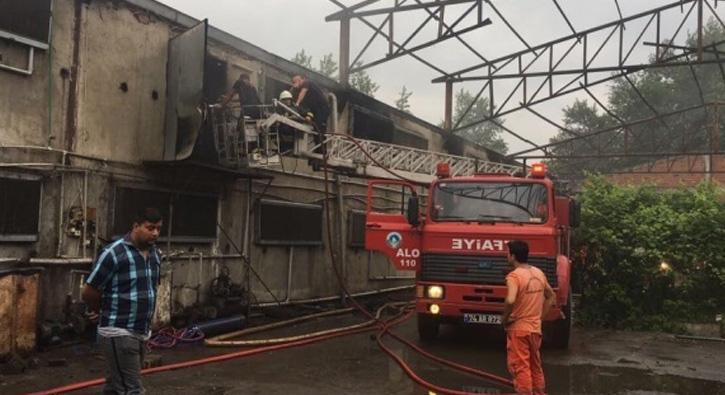  Bartn'da tavuk iftliinde yangn, 17 bin tavuk telef oldu