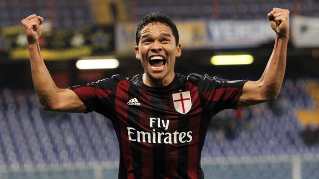 Beikta Milan'dan Carlos Bacca'y kiralamak iin pazarlklara balad