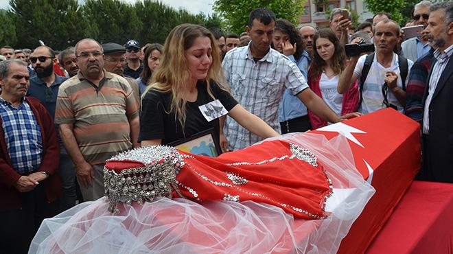 Cumhurbakan ve Babakan'dan ehit retmen enay Aybke Yaln'n ailesine taziye