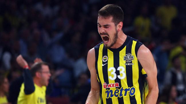 Fenerbahe'nin Srp yldz Nikola Kalinic Avrupa basketbolunun artlarna isyan etti