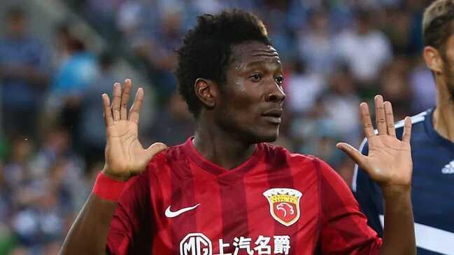 Bursaspor, bonservisi Shangai SIPG'de bulunan Asamoah Gyan'a resmi teklif yapt