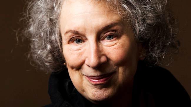 Margaret Atwood'a daha nce Yaar Kemal'in ald Bar dl verildi