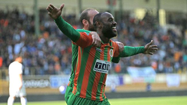 Sezonun gol kral Vagner Love Beikta'a nerildi