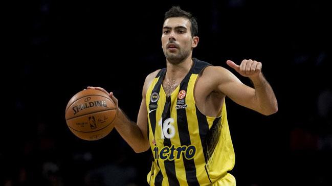 Sezon sonu szlemesi bitecek olan Kostas Sloukas'a Olympiakos ve Panathinaikos talip oldu