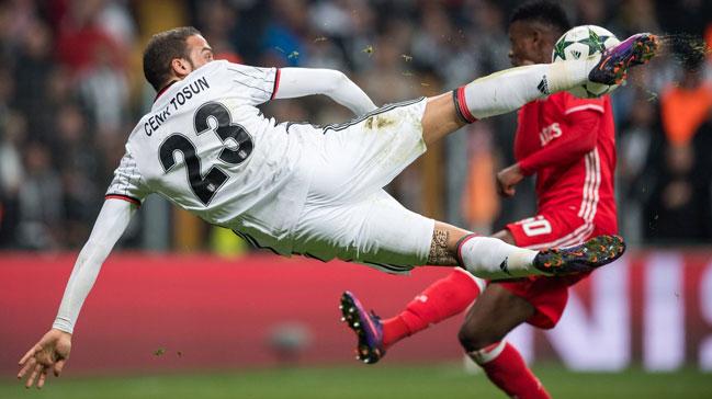 Cenk Tosun'un Benfica'ya att gol ampiyonlar Ligi'nde sezonun en iyi gol seildi