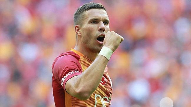 Vissel Kobe Lukas Podolski'ye 10 numaral formay emanet edecek