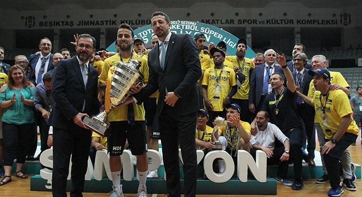 Cumhurbakan Erdoan'dan ampiyon olan Fenerbahe'ye tebrik