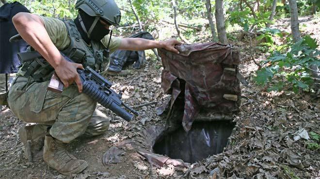 PKK'nn kulland maarada takm elbise bulundu