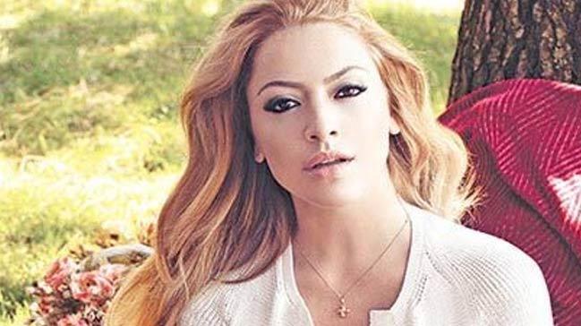 Hadise'nin plaj cep yakyor!