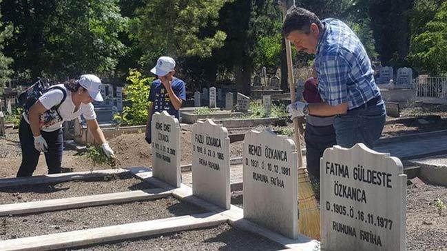 Merzifon Belediye bakan mezarlk temizledi